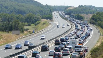 Ultimul weekend înainte de începerea școlii aduce aglomerație. Infotrafic anunță trafic intens pe A1 București – Pitești și pe DN7, inclusiv Valea Oltului