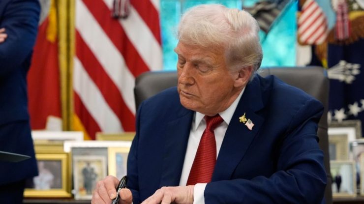 Donald Trump se va întâlni cu liderii principali ai Congresului pentru a negocia o soluție bipartizană privind finanțarea guvernului federal