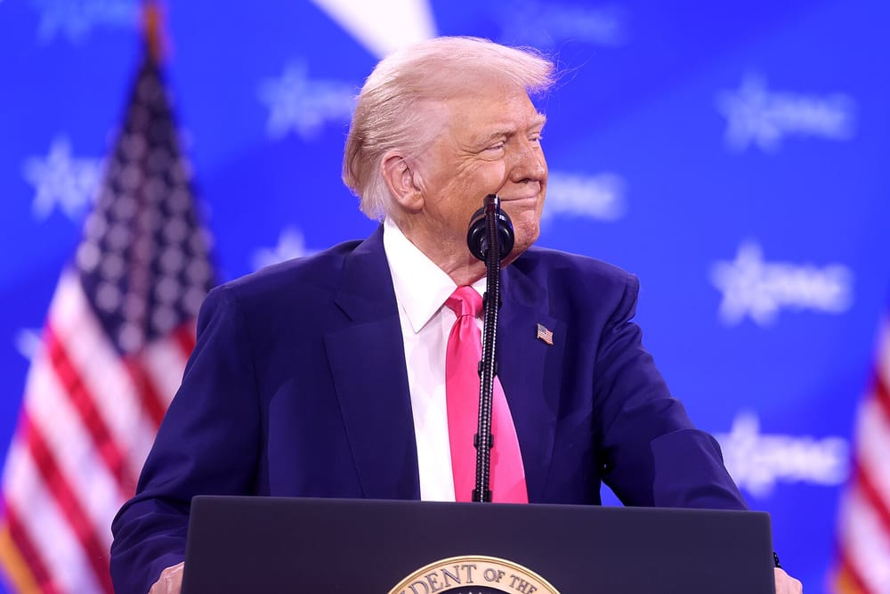 Donald Trump a semnat un ordin executiv care reduce tarifele pentru importurile de mașini japoneze de la 27,5% la 15%