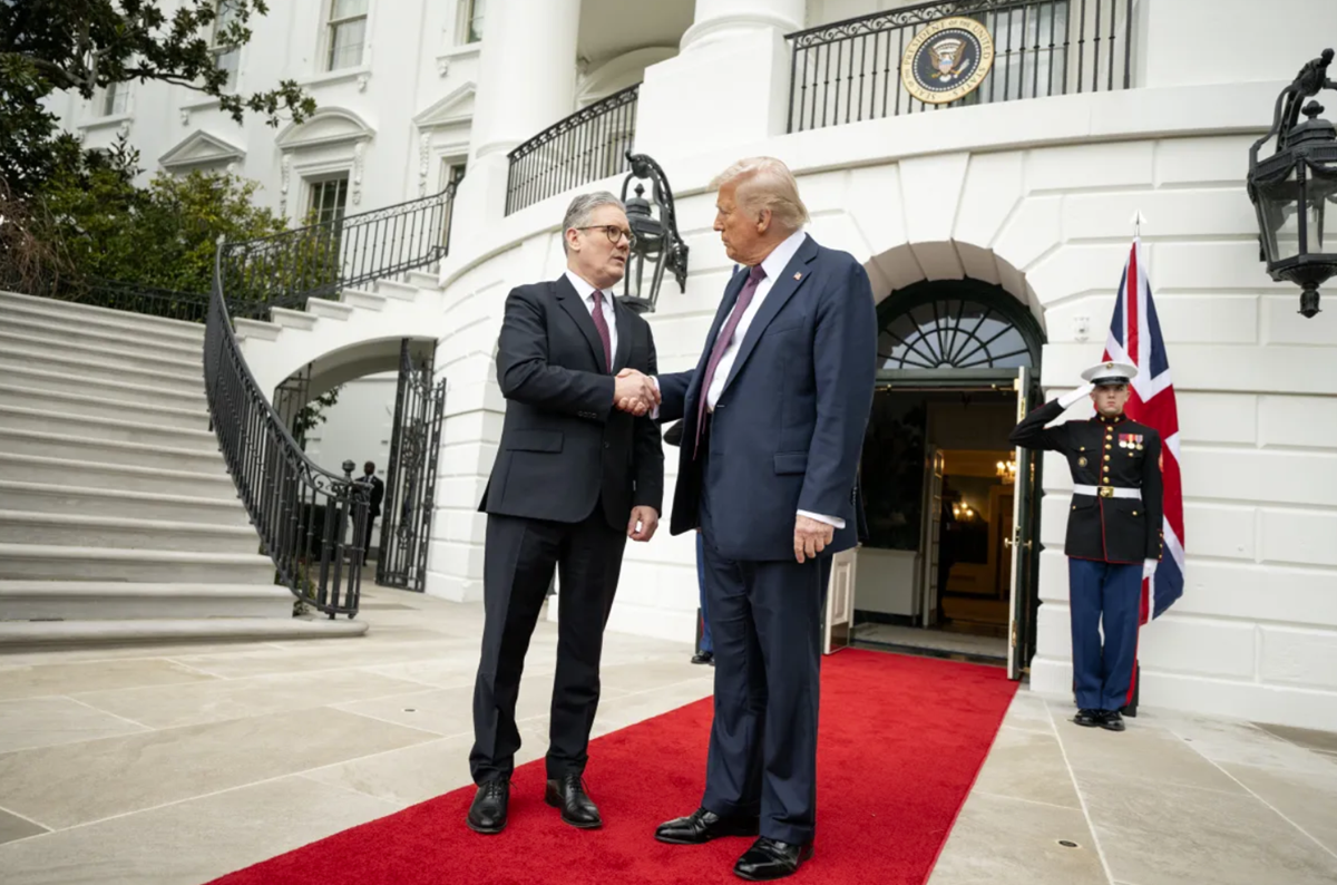 „Putin m-a lăsat baltă”, spune Donald Trump, în timpul discursului ținut într-o conferință comună cu Premierul britanic Keir Starmer