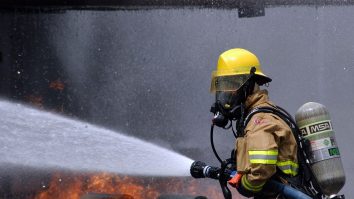 Astăzi sărbătorești Ziua Pompierilor din România. Raed Arafat, șeful departamentului pentru situații de urgență: „Pompierii își iubesc meseria”