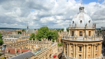 Oxford devine prima universitate din Marea Britanie care oferă acces tuturor studenților și cadrelor didactice la ChatGPT Edu