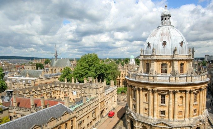 Oxford devine prima universitate din Marea Britanie care oferă acces tuturor studenților și cadrelor didactice la ChatGPT Edu
