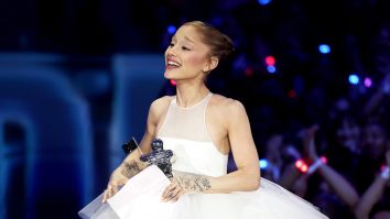 Ariana Grande a câștigat două premii importante la MTV Video Music Awards. Cine sunt marii câștigători ai serii