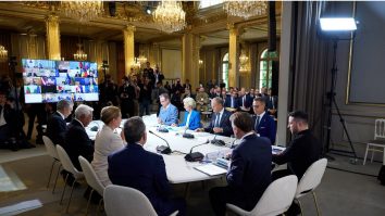 Garanțiile de securitate pentru Ucraina au fost discutate astăzi în „Coaliția de Voință”, la Paris. Macron: „Dacă Rusia refuză discuțiile pentru pace, vom impune sancțiuni suplimentare în coordonare cu Trump”