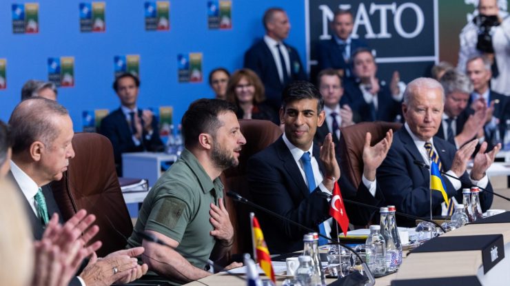 Zelenski afirmă că aproape 60% din armele Ucrainei sunt produse pe plan intern