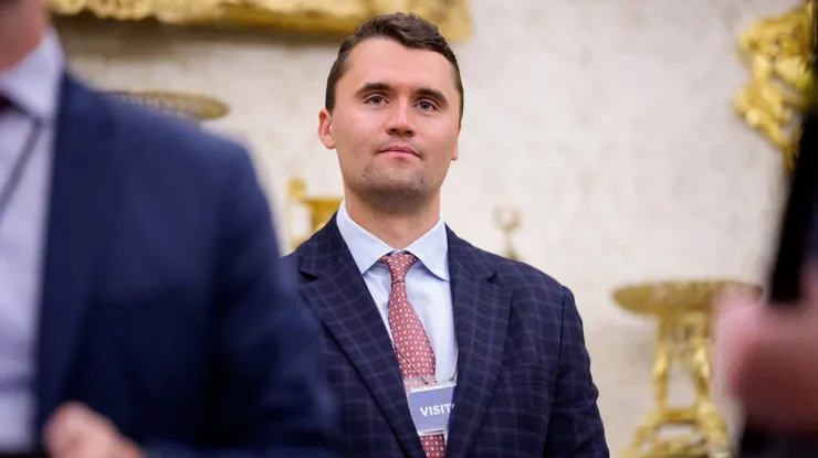 Zeci de americani au fost concediaţi pentru comentarii considerate nepotrivite despre uciderea lui Charlie Kirk