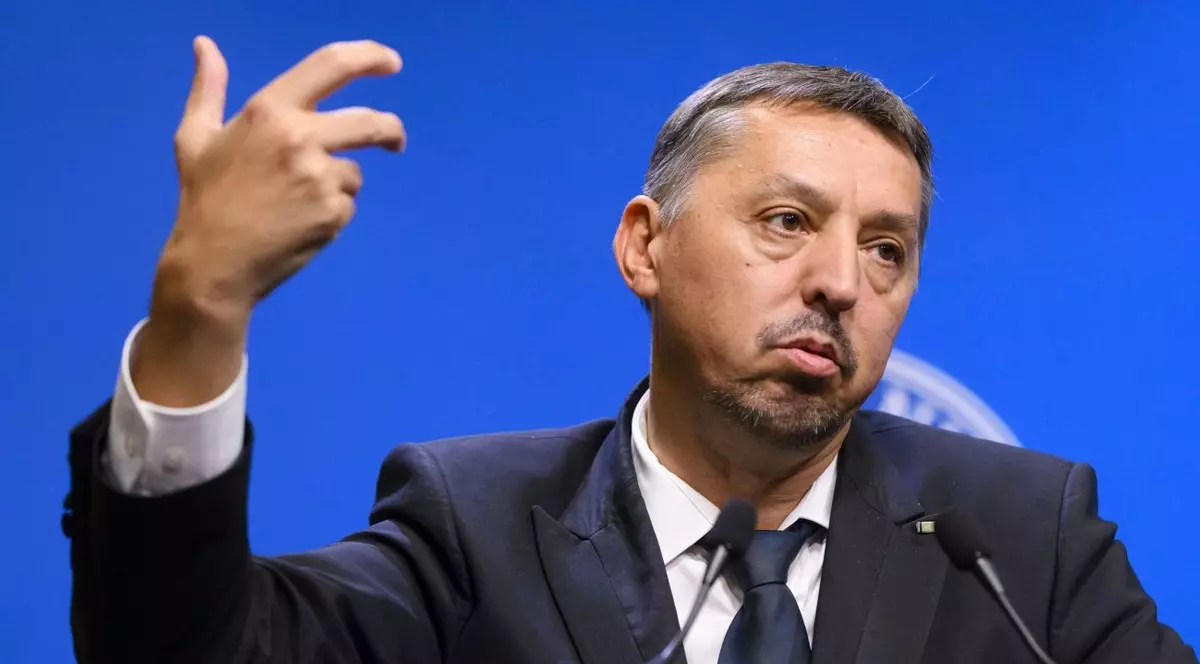 Daniel David susține că dacă moțiunea simplă depusă de AUR va fi aprobată, acesta nu va mai rămâne în funcție