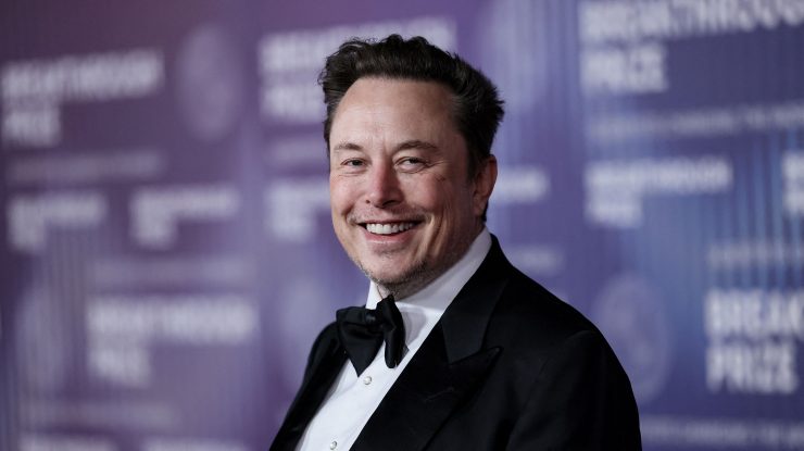 Elon Musk devine primul om din lume cu o avere care depășește 700 de miliarde de dolari