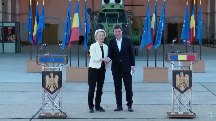 Ursula von der Leyen: „România este un actor-cheie pe flancul estic al NATO.” Președinta Comisiei Europene a vizitat, alături de Nicușor Dan, baza militară de la Kogălniceanu
