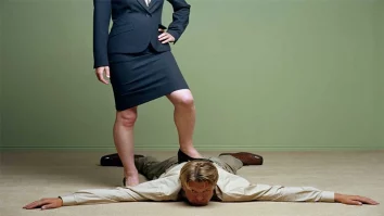 TikTok vine cu o nouă teorie. Femeile care spun deschis că „urăsc bărbații” ar putea fi de fapt cele mai bune partenere pentru o întâlnire