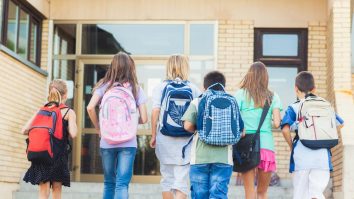 România este ultima în clasamentul OECD privind investițiile în educație. Statul alocă doar 6.000 $ per elev