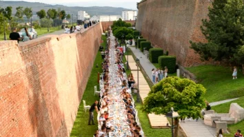 Alba Iulia a intrat pentru a treia oară în Cartea Recordurilor cu o masă de 2,7 km din materiale reciclabile