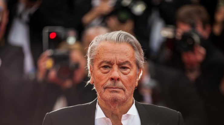 Copiii lui Alain Delon se luptă pentru moștenire. Fiul cel mic al actorului a inițat o acțiune în justiție împotriva surorii sale