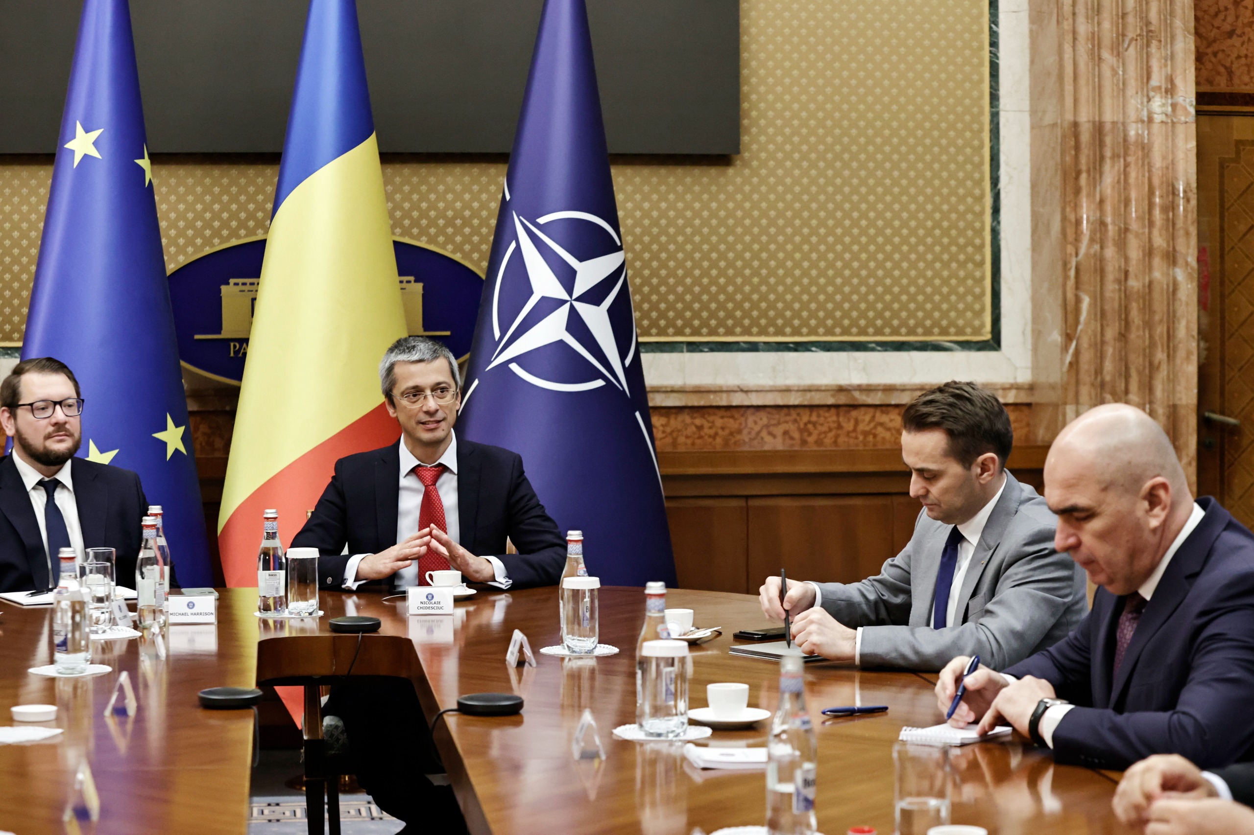 J.P. Morgan: România rămâne o ţară de interes pentru pieţele financiare