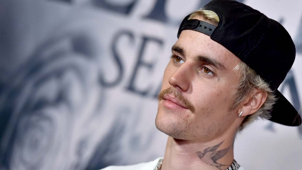 Justin Bieber lansează albumul „Swag II", continuarea albumului „Swag” lansat în iulie, după 4 ani de pauză