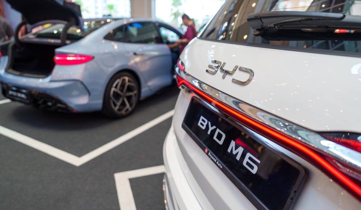 Volkswagen și BYD au adus duelul electricelor la Salonul Auto de la München