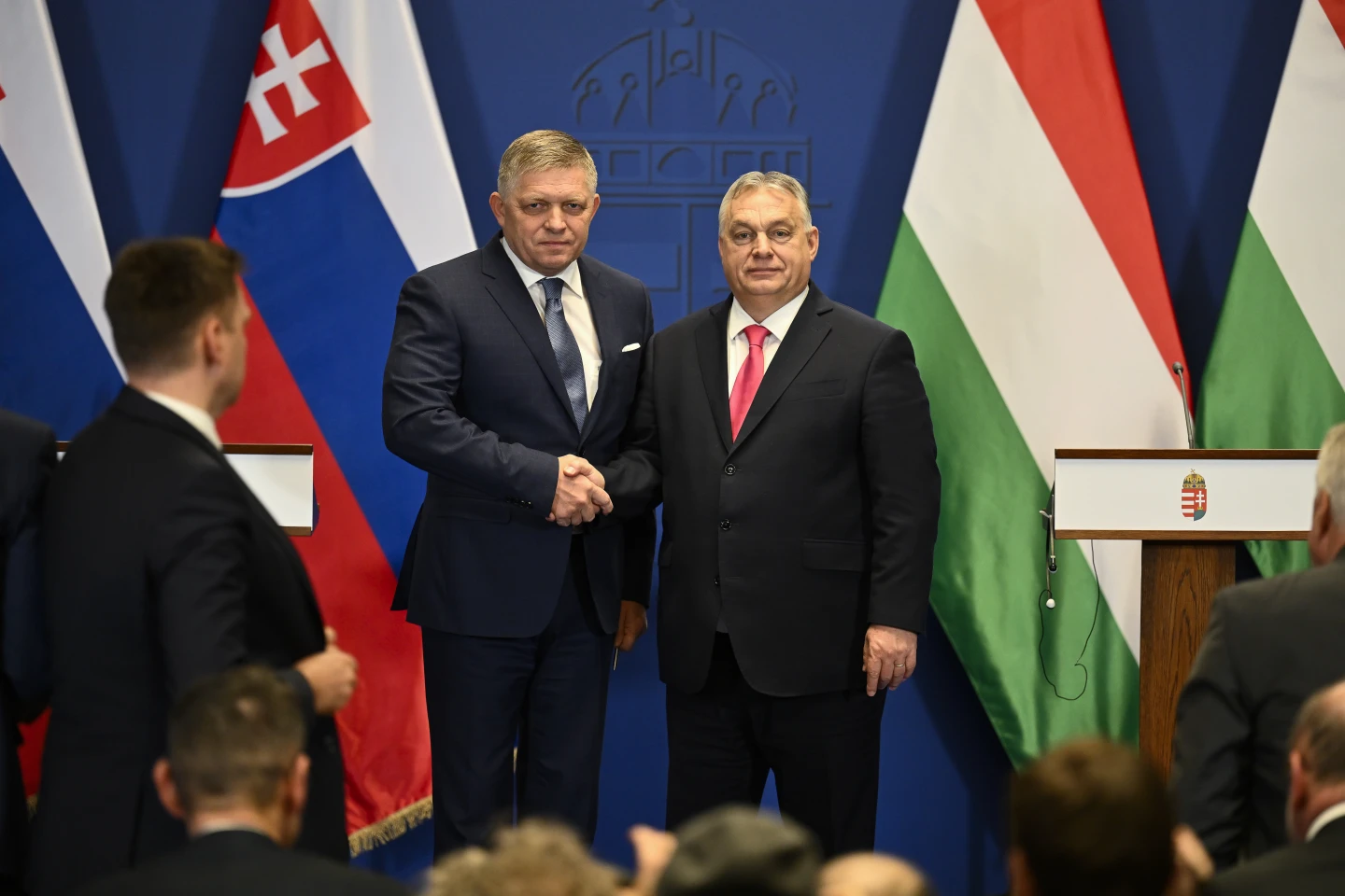 Viktor Orban și Robert Fico, oile negre ale Europei: Ungaria și Slovacia se opun planurilor UE de a elimina achizițiile de petrol și gaze rusești, deși Trump a criticat dur Europa pentru „finanțarea războiului Rusiei”