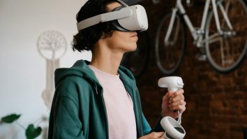 STUDIU. Jocurile VR te ajută să te simți mai puțin singur. Creierul percepe interacțiunile ca fiind reale