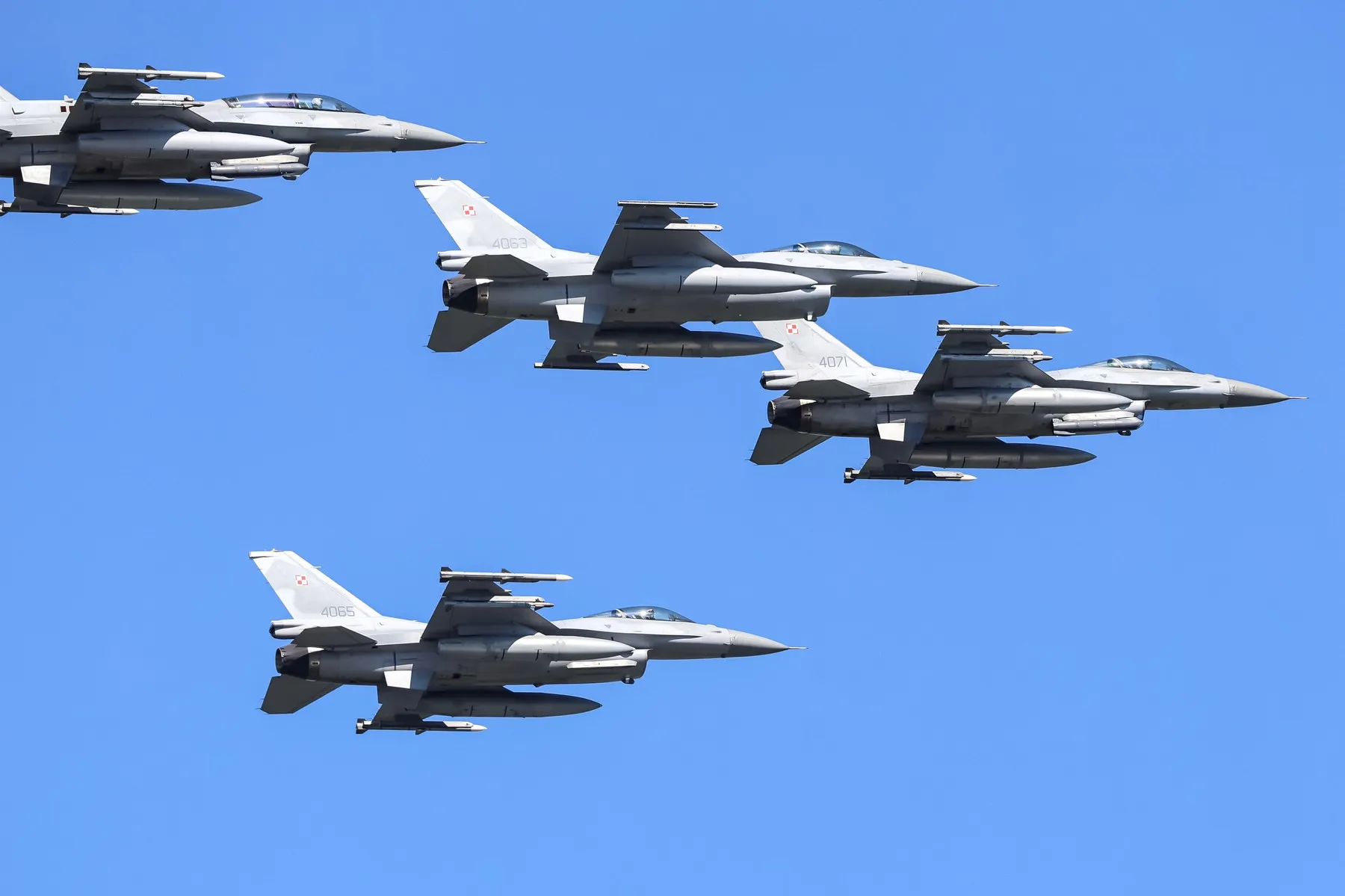 NATO nu tratează incursiunea dronelor în teritoriul polonez ca pe un atac