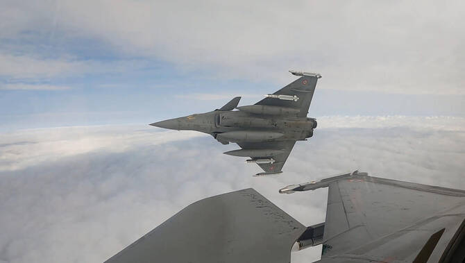 România trebuie să se obișnuiască cu dronele rusești, avertizează Ministrul Apărării, Ionuț Moșteanu. Cât de pregătită este țara noastră pentru viitoarele incursiuni ale Rusiei