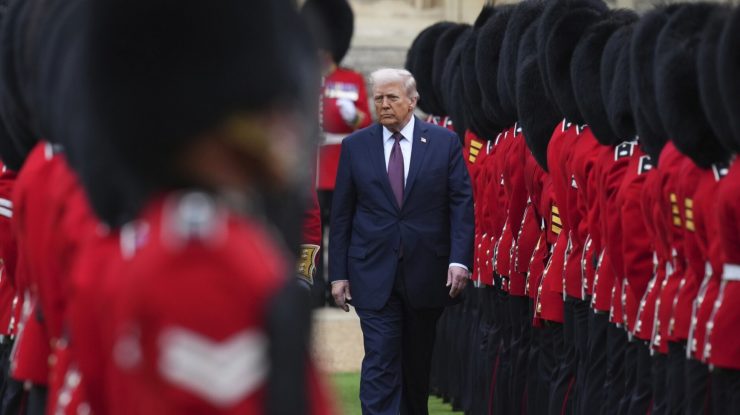 Donald și Melania Trump au fost primiți cu proteste la Castelul Windsor. Ce cadouri au primit de la Regele și Regina Marii Britanii