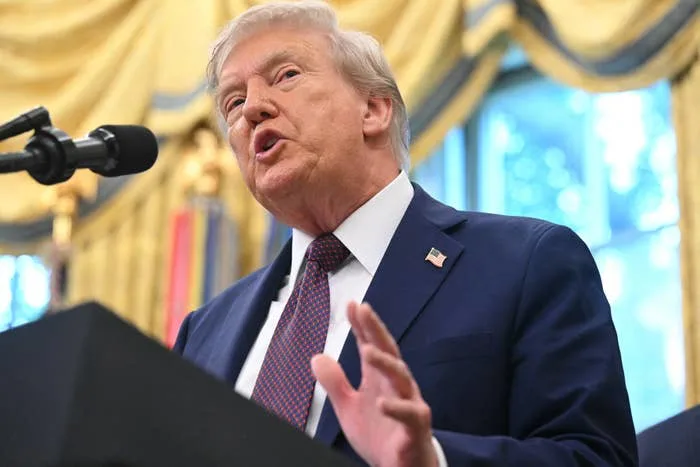 Este Trump bolnav sau nu? Președintele SUA a respins vehement zvonurile privind starea sa de sănătate, după imaginile îngrijorătoare cu mâinile sale vinete și absența publică. Ce se întâmplă cu Președintele SUA