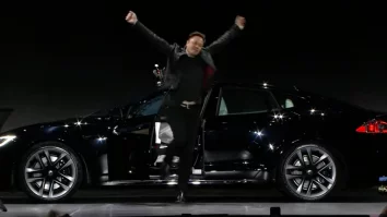 Elon Musk ar putea primi cea mai mare primă de performanță din istorie: Tesla îi va acorda peste 1 trilion de dolari dacă va îndeplini condițiile