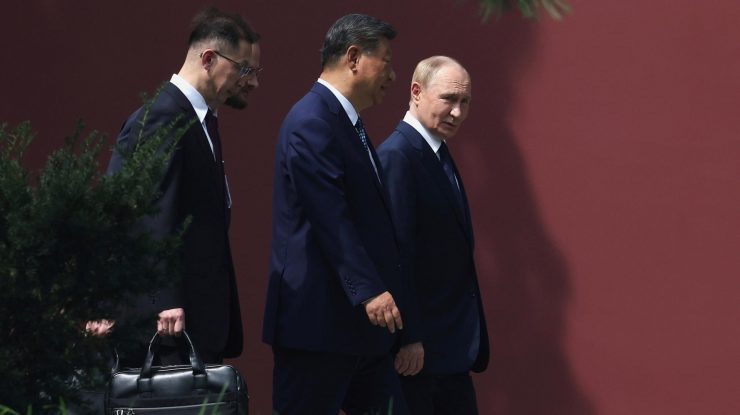 Putin și Xi Jinping bat palma: China deschide granițele pentru ruși și semnează pentru mega-conducta energetică Power of Siberia 2