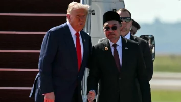 Donald Trump a ajuns în Malaysia, pentru summitul ASEAN. Liderul american va superviza semnarea acordului de încetare a focului între Thailanda şi Cambodgia