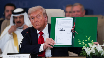 Trump anunță că faza a doua a acordului de pace din Gaza „începe chiar acum”. Hamas le-a transmis mediatorilor că va returna, în această seară, trupurile ostaticilor israelieni