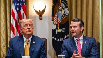 Pentagonul nu mai tolerează nimic: Donald Trump și Pete Hegseth au declarat război adepților woke din Armata Americană