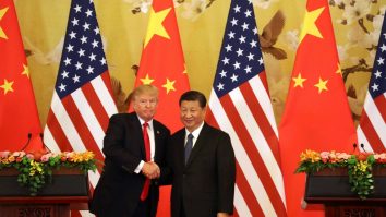 Trump și Xi au ajuns la un acord privind vânzarea TikTok, după luni de negocieri tensionate. Trump semnează un acord și cu Malaezia și anunță pacea dintre Cambodgia și Thailanda