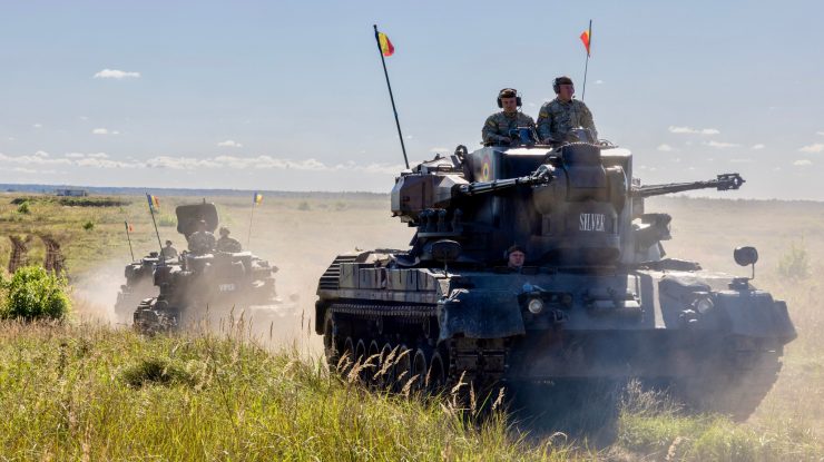 Poate câştiga România un război dacă achiziționează tancuri de 25 milioane dolari bucata care pot fi distruse de o dronă de 300 de dolari?