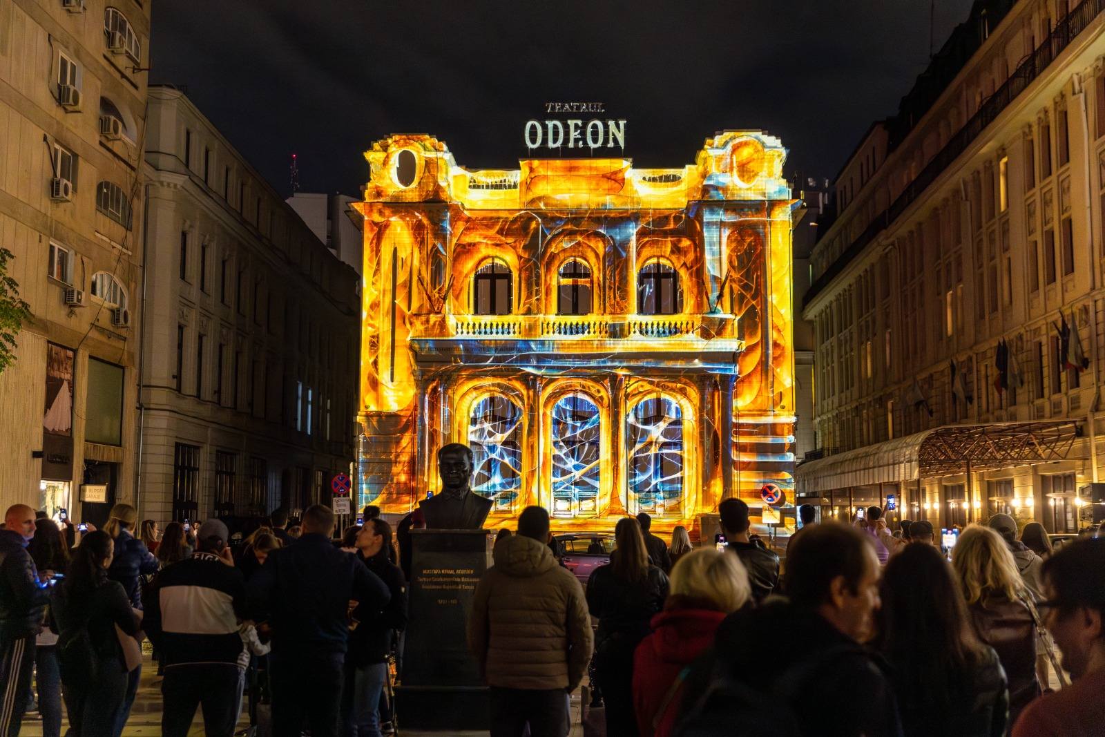 Bucureștiul prinde viață în weekend cu festivaluri de lumină, târguri, evenimente auto și gaming. Descoperă ce poți face în Capitală în acest sfârșit de săptămână