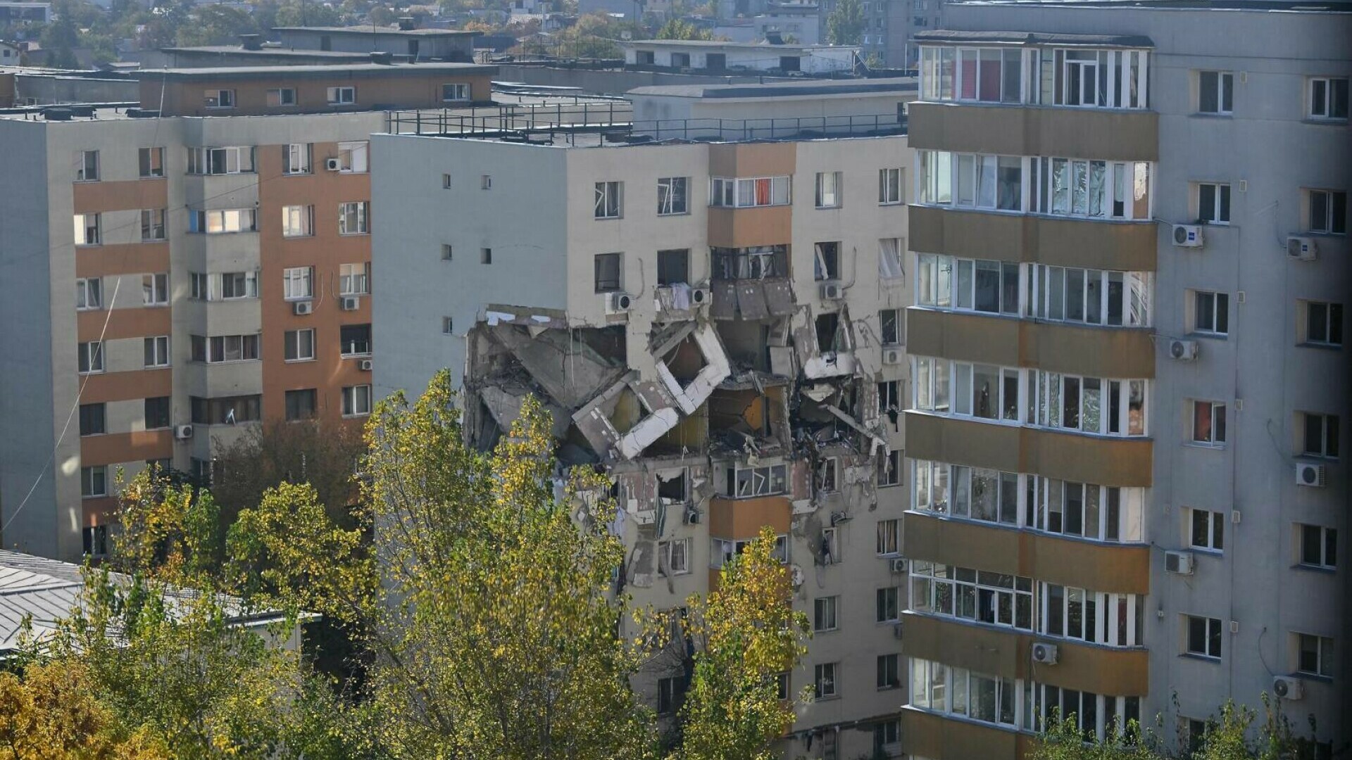 Primăria Capitalei a alocat 2,9 milioane de lei pentru victimele exploziei din Rahova. Stelian Bujduveanu: „Peste 320 de persoane au primit consiliere psihologică. 78 sunt cazați în hoteluri”