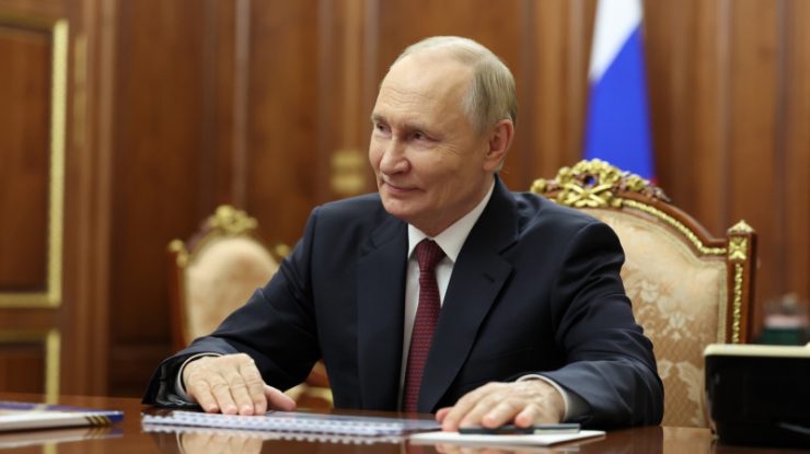 Putin a împlinit astăzi 73 de ani. Dictatorii lumii s-au întrecut în felicitări: „Cel mai apropiat camarad al meu”, i-a transmis Kim Jong-Un