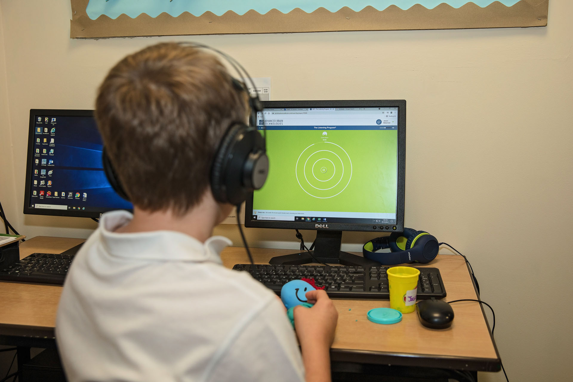 Raportul OCDE arată că 1 din 3 profesori folosește Inteligența Artificială. 7 din 10 sunt îngrijorați că elevii trișează cu ajutorul tehnologiei