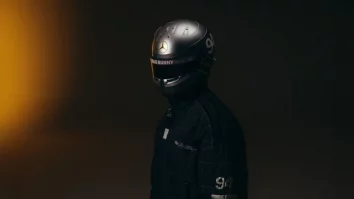 Adidas, Bad Bunny și Mercedes lansează pantofi, jachete și accesorii pentru Formula 1