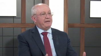 Maia Sandu îl desemnează premier pe Alexandru Munteanu. Este economist și om de afaceri, are 61 de ani și nu a mai fost implicat în politică