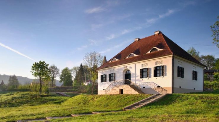 Bethlen Estates Transylvania din satul Criș devine primul hotel boutique din România cu două chei Michelin