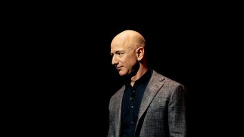 Jeff Bezos declară că Inteligenţa Artificială se află „într-o bulă speculativă”: „Tehnologia este reală şi va aduce beneficii pentru societate”