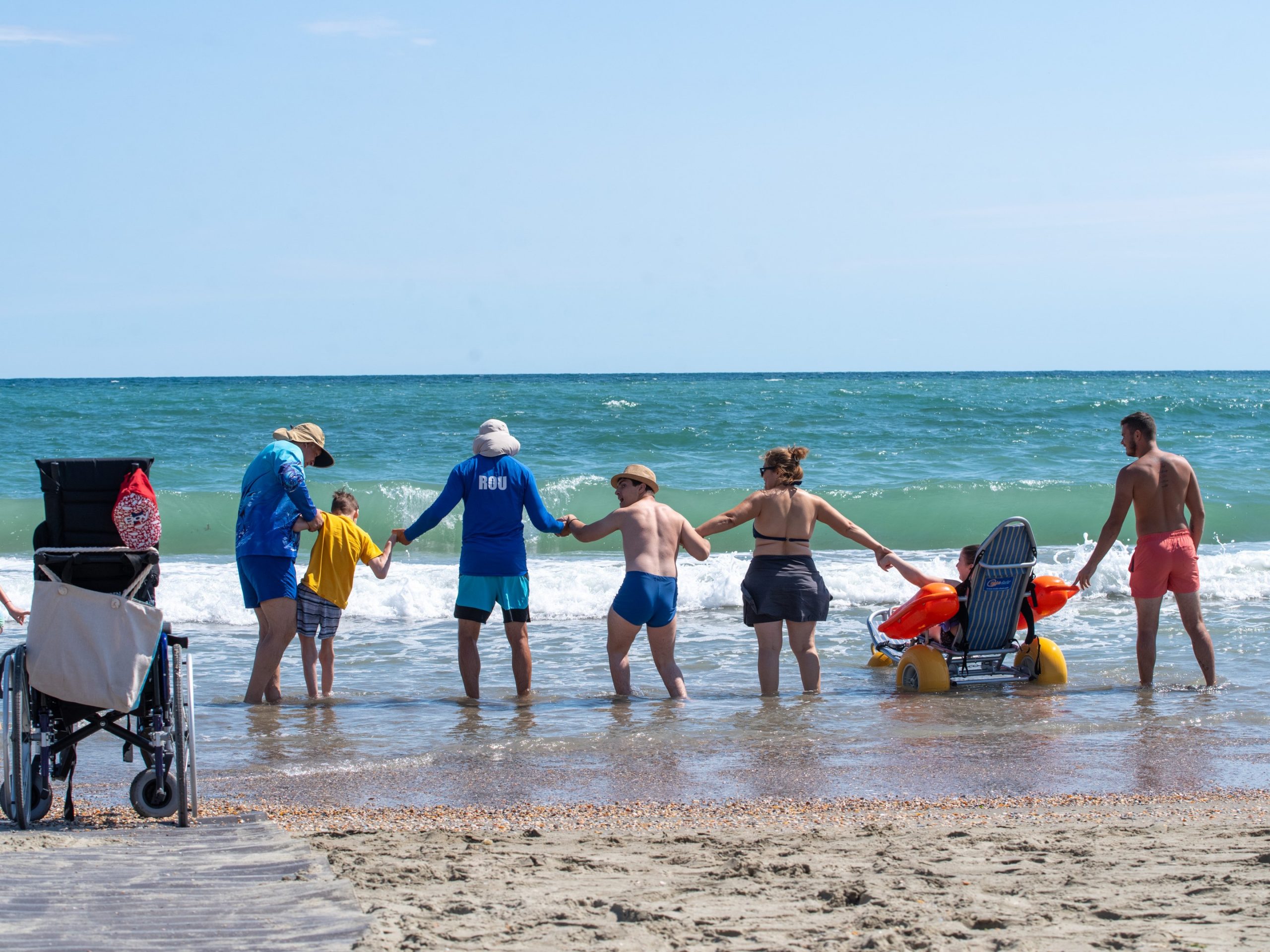 Pentru al doilea an consecutiv, Caiac SMile accesibilizează plajele pentru persoanele cu dizabilități