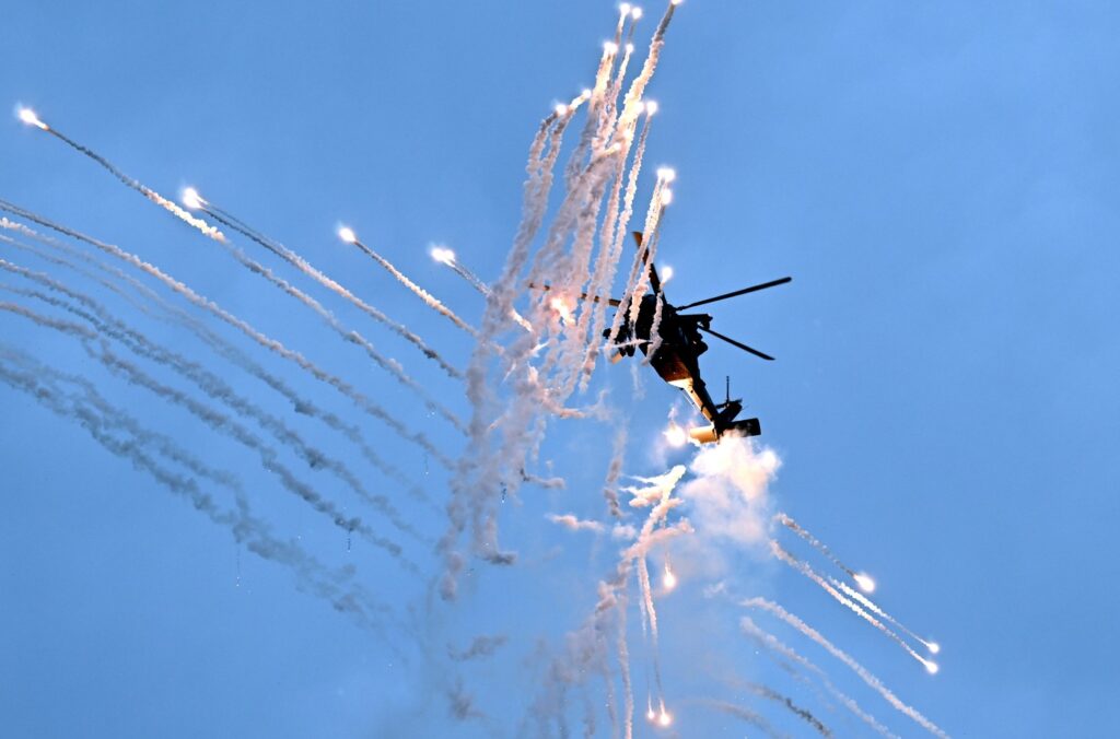 China dezvăluie rivalul pentru Black Hawk. Elicopterul Z-20T este descris drept cea mai avansată platformă de asalt aerian