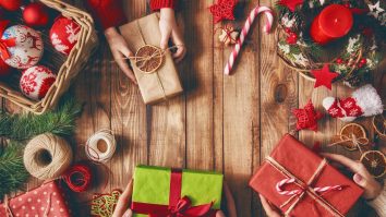 Coșul de cumpărături de Crăciun e un factor de stres pentru oameni. 84% dintre aceștia sunt dispuși să renunțe la lista de cadouri