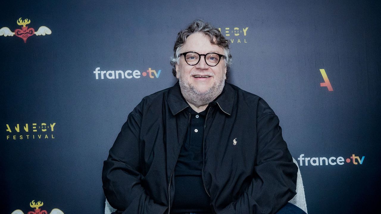 Regizorul Guillermo Del Toro refuză categoric Inteligența Artificială Generativă folosită în filme. „Amenințarea nu e A.I., ci prostia naturală”