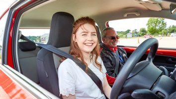 Tinerii de 17 ani vor putea obține permis de conducere de categoria B