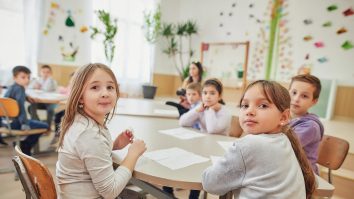 88% dintre români nu mai cred în educația din România. Cristian Tănase, expert: „E nevoie de un echilibru între practică și teorie”