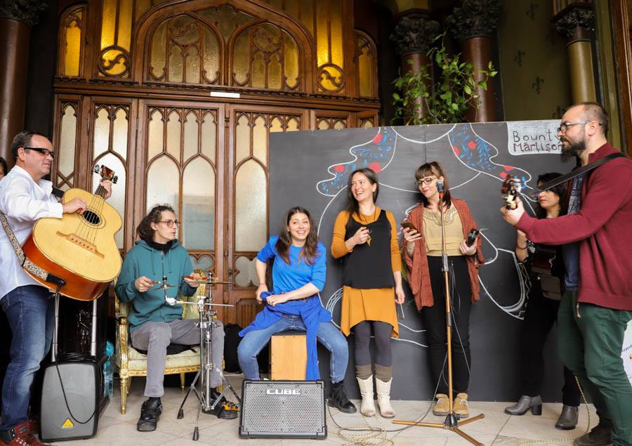 Collage Festival revine între 24 și 26 octombrie, la Green Hours. Andrei Stan, fondator și co-organizator: „Oamenii sunt curioși să experimenteze colajul ca formă de artă”