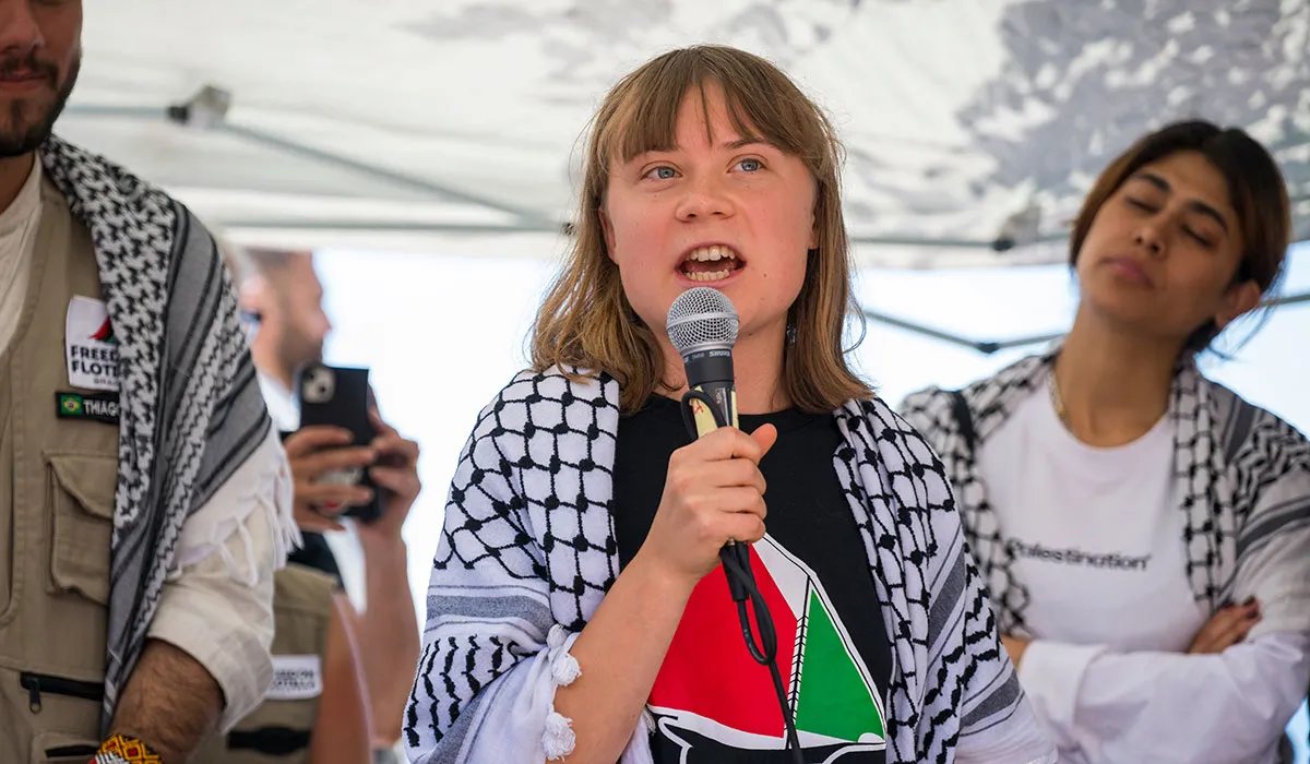 Greta Thunberg și alți activiști au fost reținuți de Israel în timp ce încercau să livreze ajutoare în Gaza. Aceștia urmează să fie deportați în Grecia